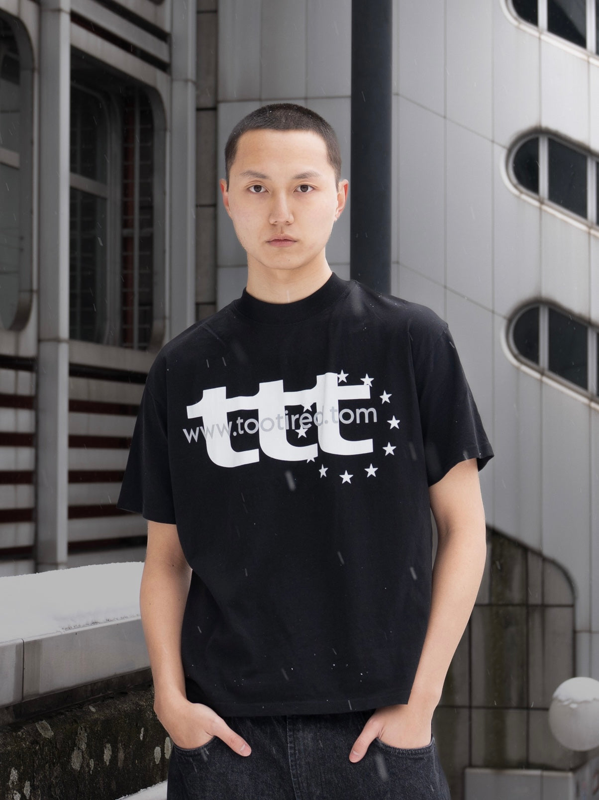 www - (black) oversized t-shirt